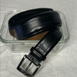 KIRKLAND SIGNATURE black Italian leather men’s belt. Size (pant size) 38.